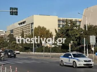 Από τη μια άκρη της Θεσσαονίκης στην άλλη σε 10 λεπτά: «Γέφυρα ζωής» από την ΕΛΑΣ για να μεταφερθεί βρέφος στο νοσοκομείο (video)