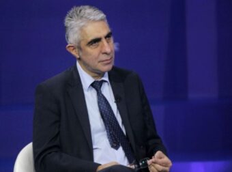 Γιώργος Τσίπρας: «Έμαθα από την τηλεόραση την απόφαση Κασσελάκη για κομματική πειθαρχία για τα ομόφυλα ζευγάρια»