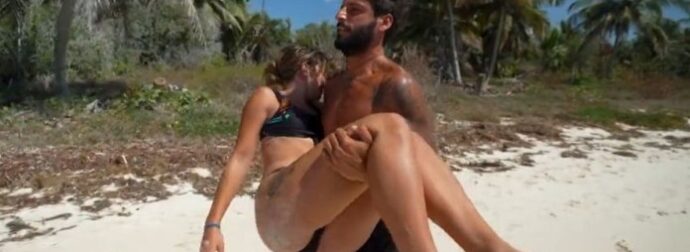 Love is in th air στο Survivor 2024: Καρδιοκατακτητής ο Περπατάρης! Η Σταυρούλα σωριάστηκε και την κουβάλησε στην αγκαλιά του (video)