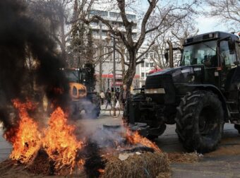 Αποχωρούν από τα μπλόκα οι αγρότες: Πως θα συνεχίσουν τις κινητοποιήσεις τους;