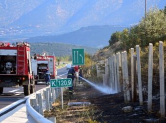 Συναγερμός στην Εθνική: Στις φλόγες αυτοκίνητο με υγραέριο – Διακοπή κυκλοφορίας, η Τροχαία στο σημείο