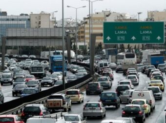 Κίνηση στους δρόμους: «Χάος» στον Κηφισό μετά από καραμπόλα – Πού έχει προβλήματα