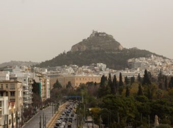 Καιρός σήμερα 31/3: Και η σκόνη… δε μας αφήνει – Ήλιος και ζέστη στο τέλος του Μαρτίου