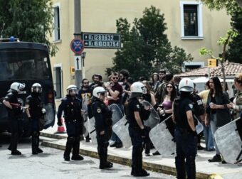 Αμετανόητοι, θρασύδειλοι και «λίγοι» για να φορούν τη στολή: Αστυνομικοί ειρωνεύονται τους πολίτες σε κλειστές ομάδες στα social media μετά τον φόνο της Κυριακής στους Αγίους Αναργύρους!