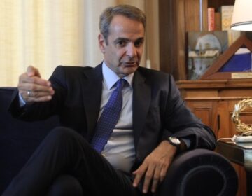 Αμείλικτος ο Μητσοτάκης: «Πιλοτικά στα σχολεία locker για τα κινητά – Μπήκε η πρώτη αποβολή σε μαθητή»