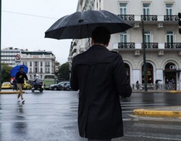 Καιρός σήμερα 21/9: Παραμένει άστατος, επιμένουν οι βροχές και καταιγίδες – «SOS» από την ΕΜΥ